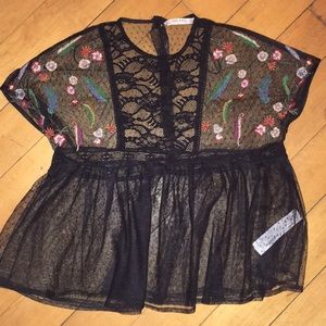 Sheer top in navy blue from Zara’s.